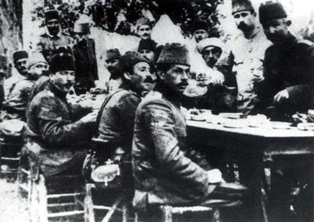 Siyah Beyaz Fotoğraflarla Atatürk Galerisi-1