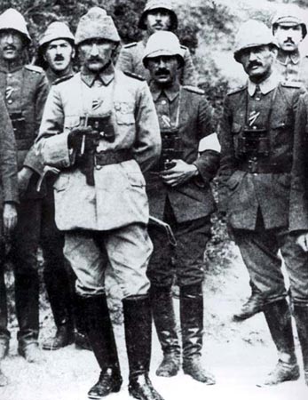 Siyah Beyaz Fotoğraflarla Atatürk Galerisi-1