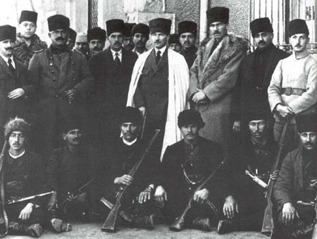 Siyah Beyaz Fotoğraflarla Atatürk Galerisi-1