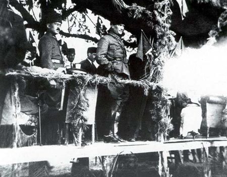 Siyah Beyaz Fotoğraflarla Atatürk Galerisi-1