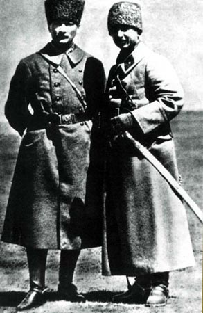Siyah Beyaz Fotoğraflarla Atatürk Galerisi-1