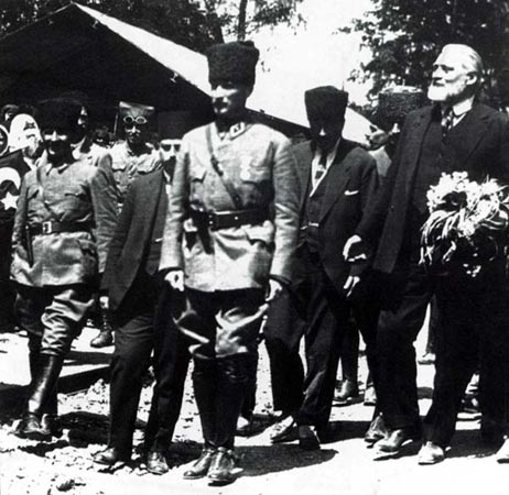 Siyah Beyaz Fotoğraflarla Atatürk Galerisi-1