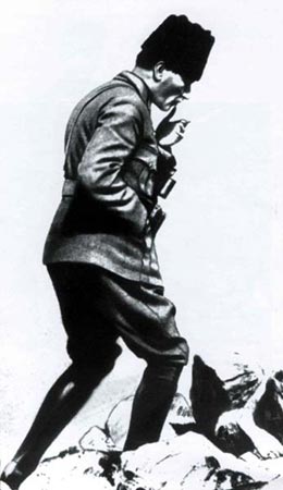 Siyah Beyaz Fotoğraflarla Atatürk Galerisi-1
