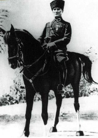 Siyah Beyaz Fotoğraflarla Atatürk Galerisi-1