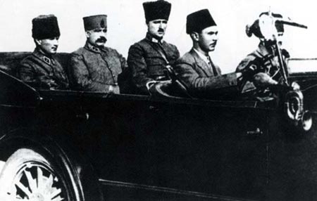 Siyah Beyaz Fotoğraflarla Atatürk Galerisi-1