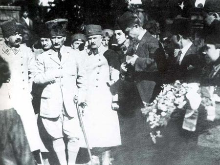 Siyah Beyaz Fotoğraflarla Atatürk Galerisi-1