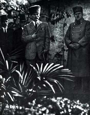 Siyah Beyaz Fotoğraflarla Atatürk Galerisi-1