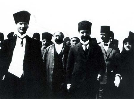 Siyah Beyaz Fotoğraflarla Atatürk Galerisi -2