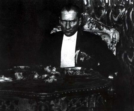 Siyah Beyaz Fotoğraflarla Atatürk Galerisi -2