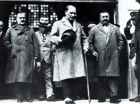 Siyah Beyaz Fotoğraflarla Atatürk  Galerisi- 3
