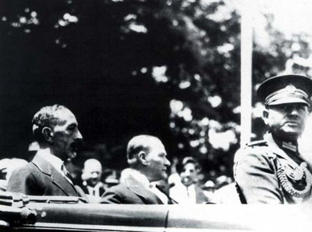 Siyah Beyaz Fotoğraflarla Atatürk Galerisi- 4