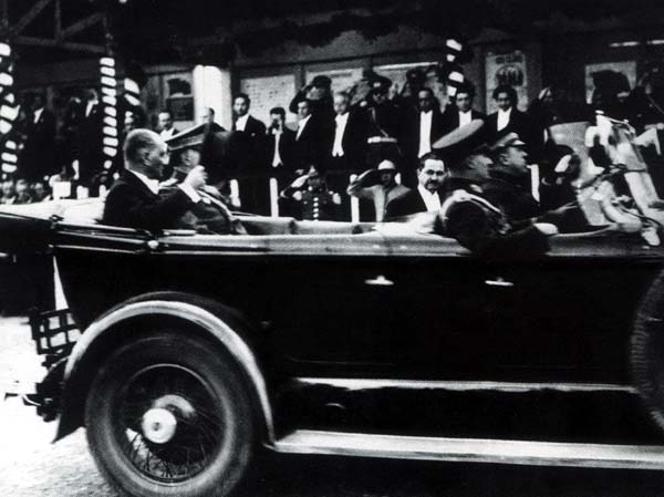 Siyah Beyaz Fotoğraflarla Atatürk Galerisi- 4