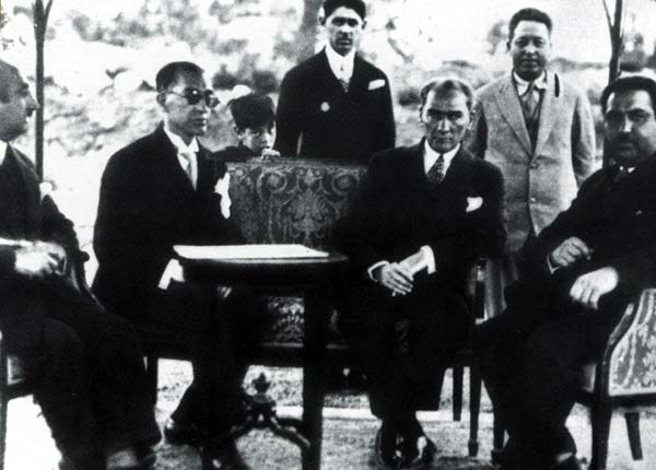 Siyah Beyaz Fotoğraflarla Atatürk Galerisi- 4