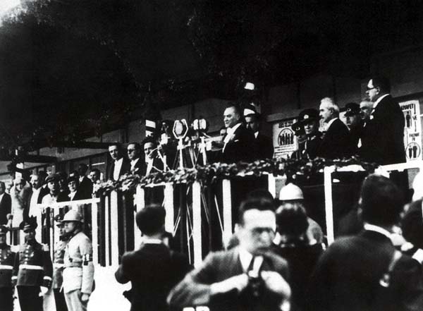 Siyah Beyaz Fotoğraflarla Atatürk Galerisi- 4
