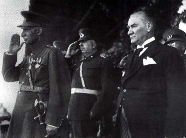 Siyah Beyaz Fotoğraflarla Atatürk Galerisi- 4
