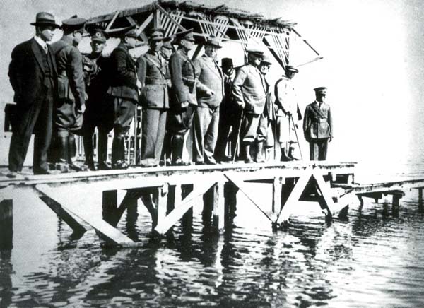 Siyah Beyaz Fotoğraflarla Atatürk Galerisi- 4