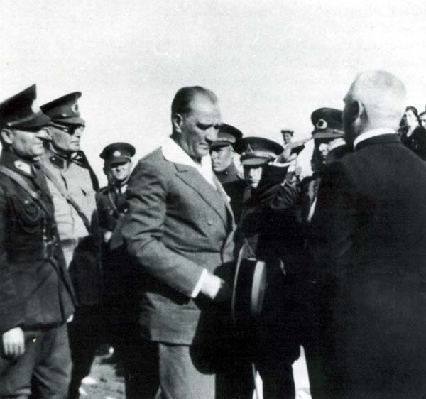 Siyah Beyaz Fotoğraflarla Atatürk Galerisi- 4