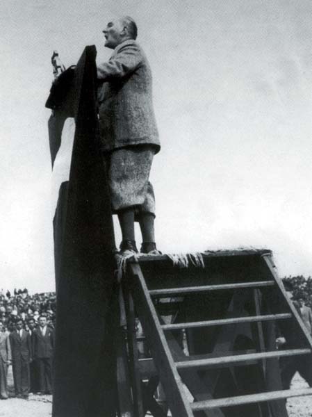 Siyah Beyaz Fotoğraflarla Atatürk Galerisi- 4