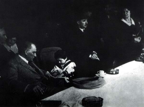 Siyah Beyaz Fotoğraflarla Atatürk Galerisi- 4