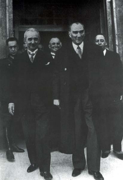 Siyah Beyaz Fotoğraflarla Atatürk Galerisi- 4