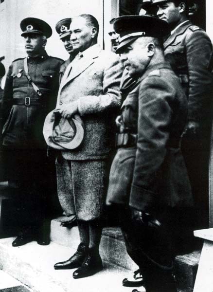 Siyah Beyaz Fotoğraflarla Atatürk Galerisi- 5