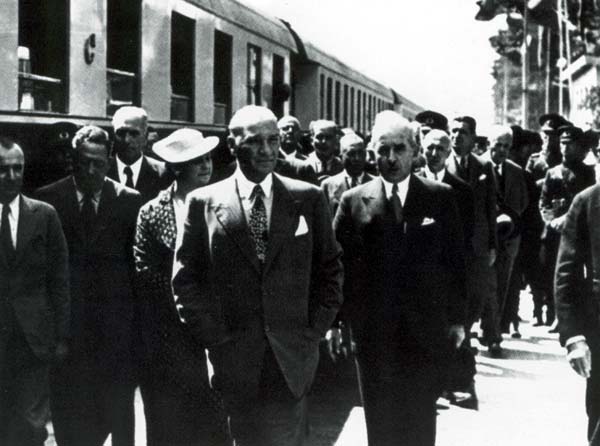 Siyah Beyaz Fotoğraflarla Atatürk Galerisi- 5