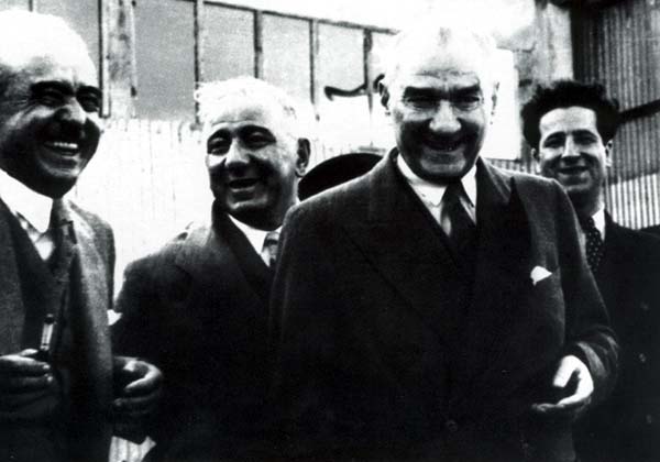 Siyah Beyaz Fotoğraflarla Atatürk Galerisi- 5