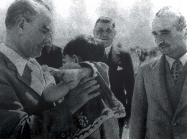Siyah Beyaz Fotoğraflarla Atatürk Galerisi- 5