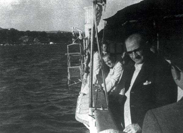 Siyah Beyaz Fotoğraflarla Atatürk Galerisi- 5