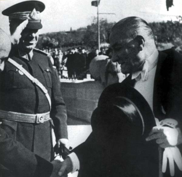 Siyah Beyaz Fotoğraflarla Atatürk Galerisi- 5