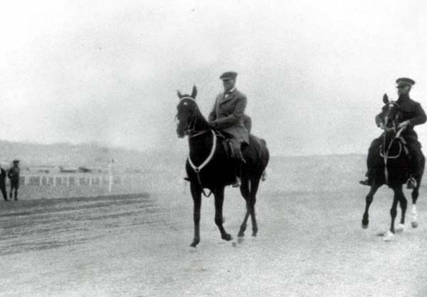 Siyah Beyaz Fotoğraflarla Atatürk Galerisi- 5