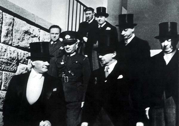 Siyah Beyaz Fotoğraflarla Atatürk Galerisi- 5