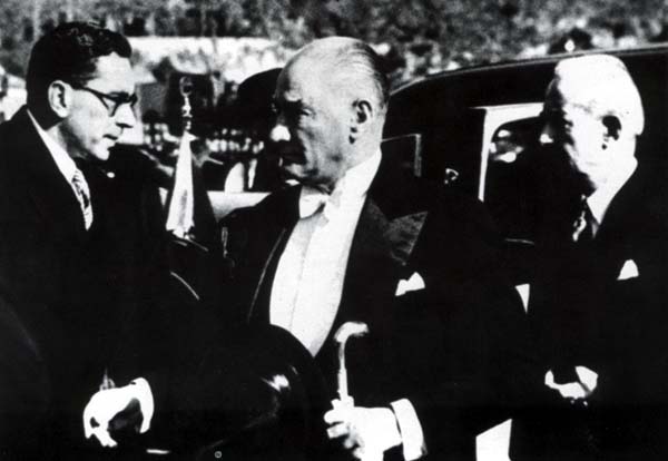 Siyah Beyaz Fotoğraflarla Atatürk Galerisi- 5