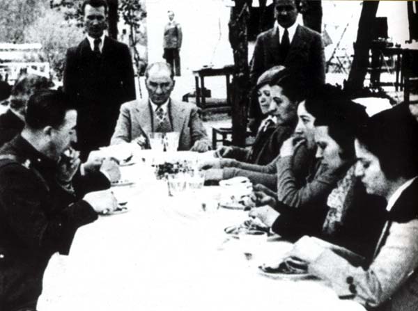 Siyah Beyaz Fotoğraflarla Atatürk Galerisi- 5
