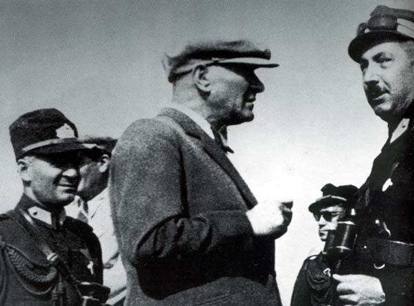Siyah Beyaz Fotoğraflarla Atatürk Galerisi- 5