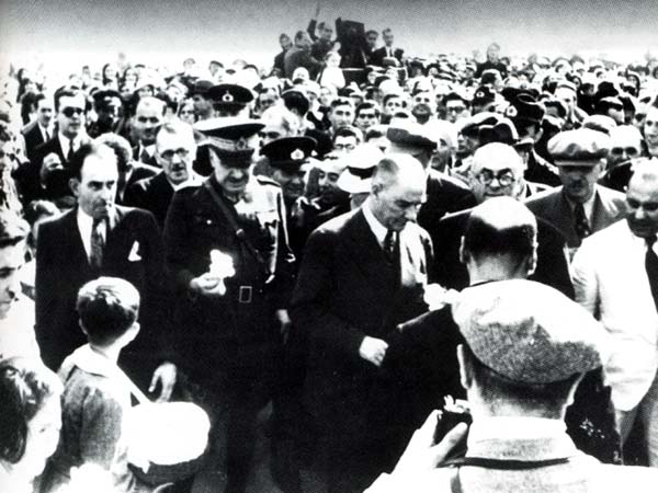 Siyah Beyaz Fotoğraflarla Atatürk Galerisi- 5