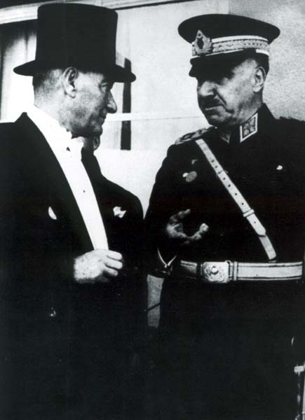 Siyah Beyaz Fotoğraflarla Atatürk Galerisi- 5