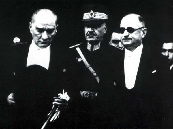 Siyah Beyaz Fotoğraflarla Atatürk Galerisi- 5