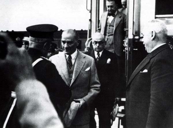 Siyah Beyaz Fotoğraflarla Atatürk Galerisi- 6