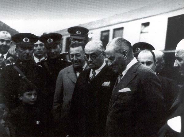 Siyah Beyaz Fotoğraflarla Atatürk Galerisi- 6
