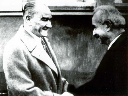 Siyah Beyaz Fotoğraflarla Atatürk Galerisi- 6