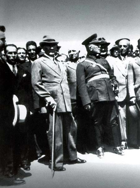 Siyah Beyaz Fotoğraflarla Atatürk Galerisi- 6