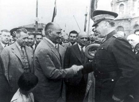 Siyah Beyaz Fotoğraflarla Atatürk Galerisi- 6