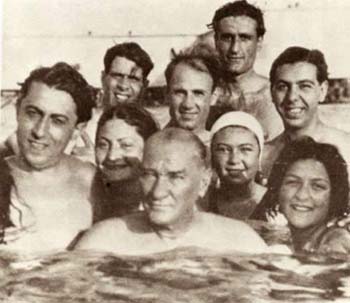 Siyah Beyaz Fotoğraflarla Atatürk Galerisi-7