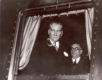 Siyah Beyaz Fotoğraflarla Atatürk Galerisi-7