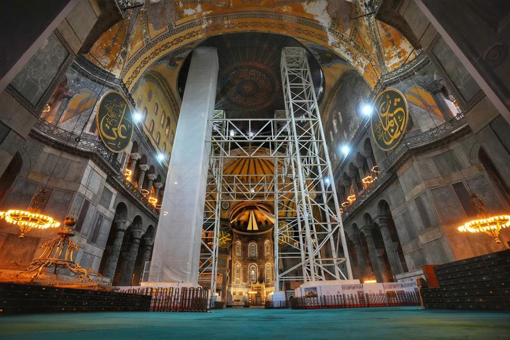 AYASOFYA’DA CUMHURİYET TARİHİNİN EN KAPSAMLI RESTORASYONU