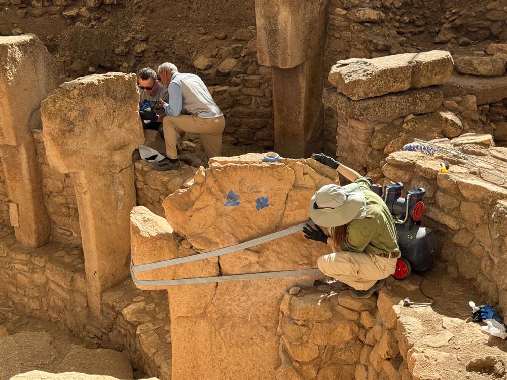 GÖBEKLİTEPE’NİN KUZEYİNDE İLK KAZI