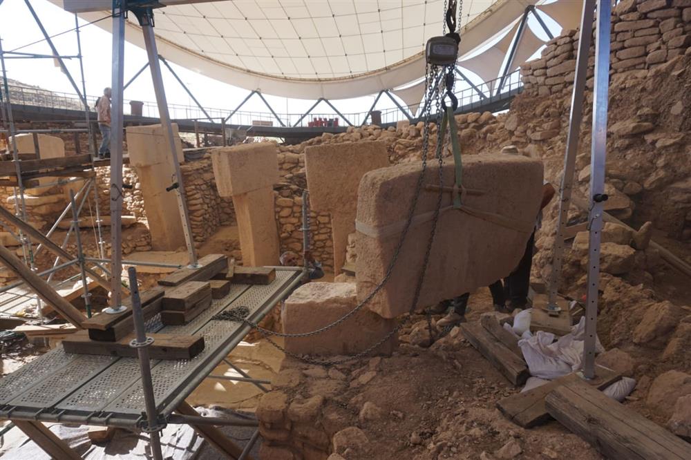 GÖBEKLİTEPE’NİN KUZEYİNDE İLK KAZI