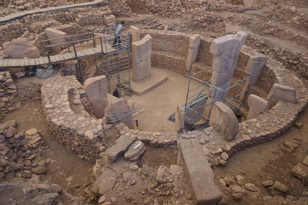 GÖBEKLİTEPE’NİN KUZEYİNDE İLK KAZI