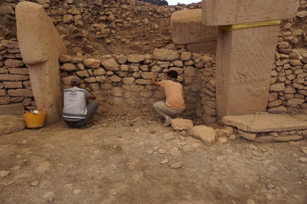 GÖBEKLİTEPE’NİN KUZEYİNDE İLK KAZI